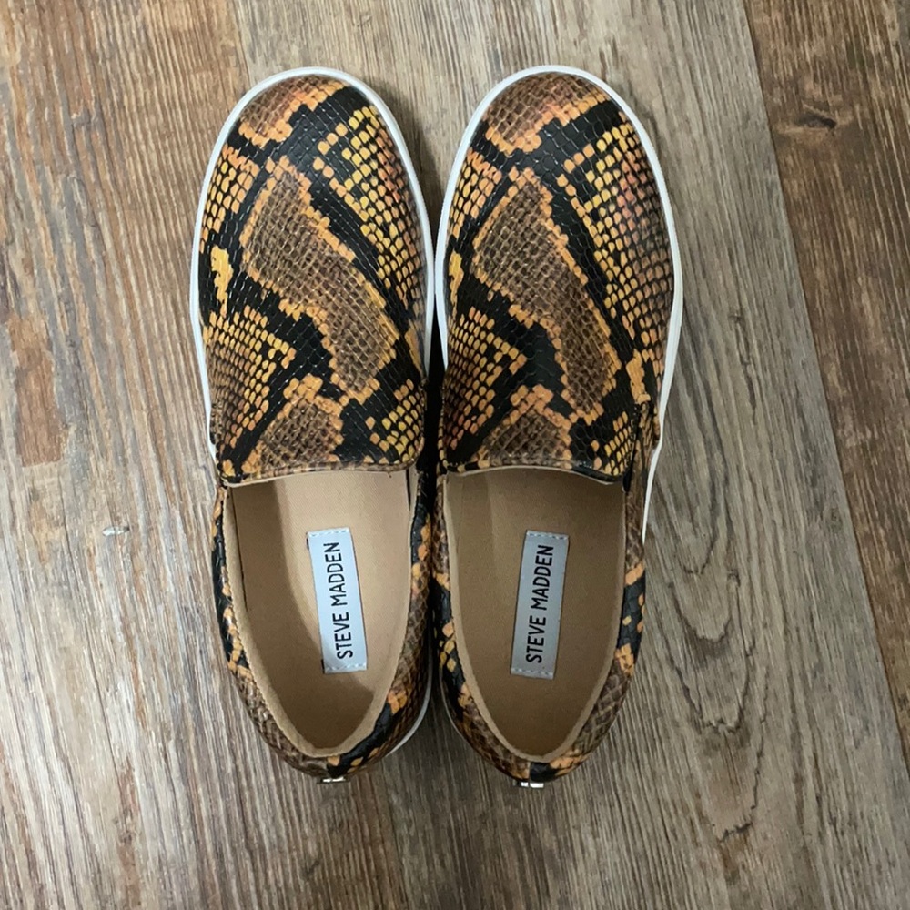 Steve Madden slip ones size 7.5 M